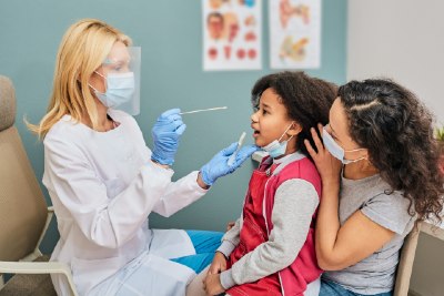 POC Viral Testing and Stewardship Reduces Antibiotic Prescribing in UC